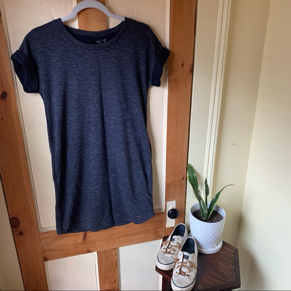 $5 IF BUNDLED! Adrienne Vittadini T Shirt Dress